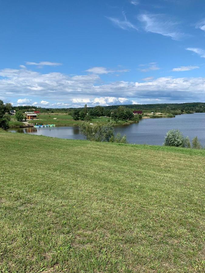 Różowy *